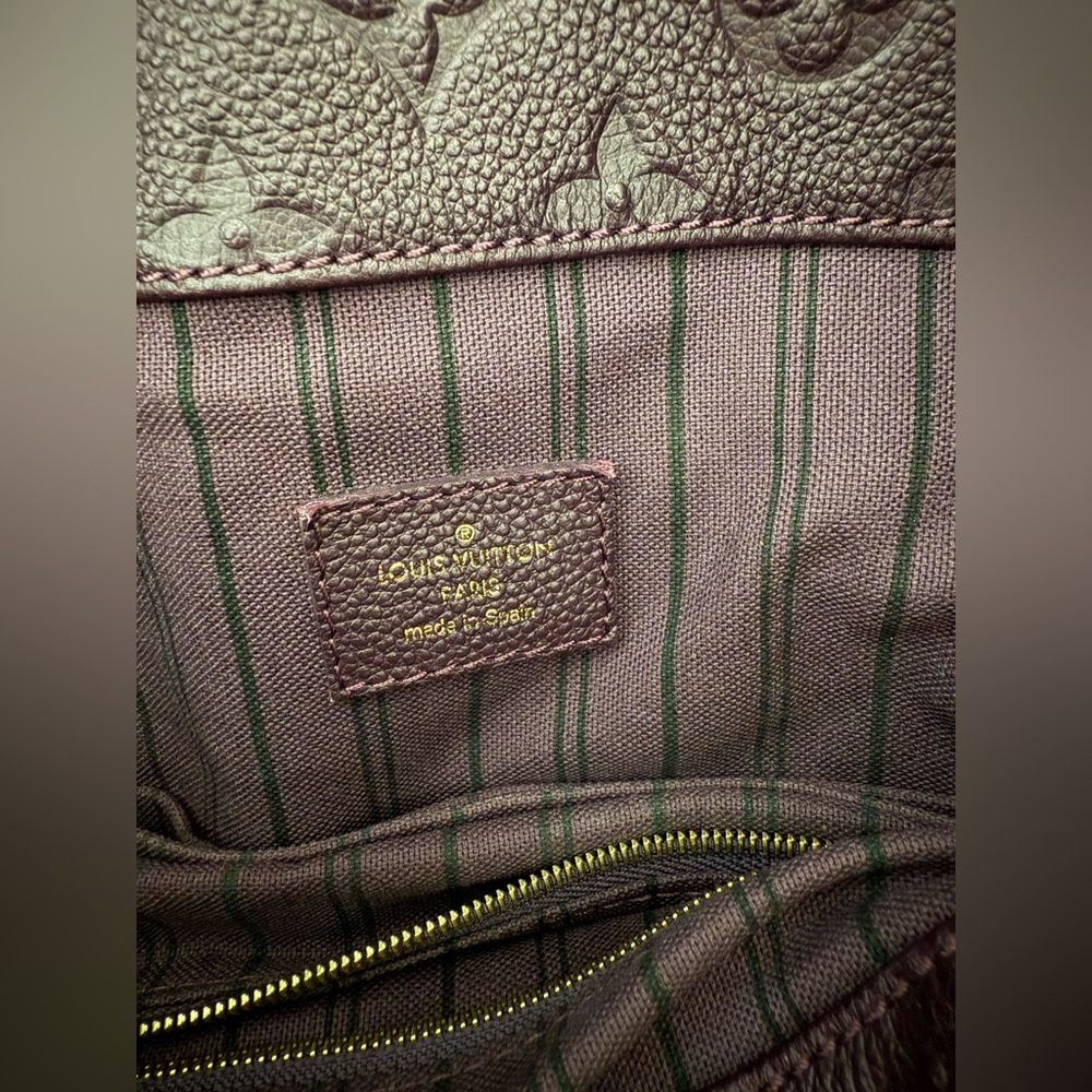 Louis Vuitton Artsy Hobo Shoulder Bag - Picture 9 of 12